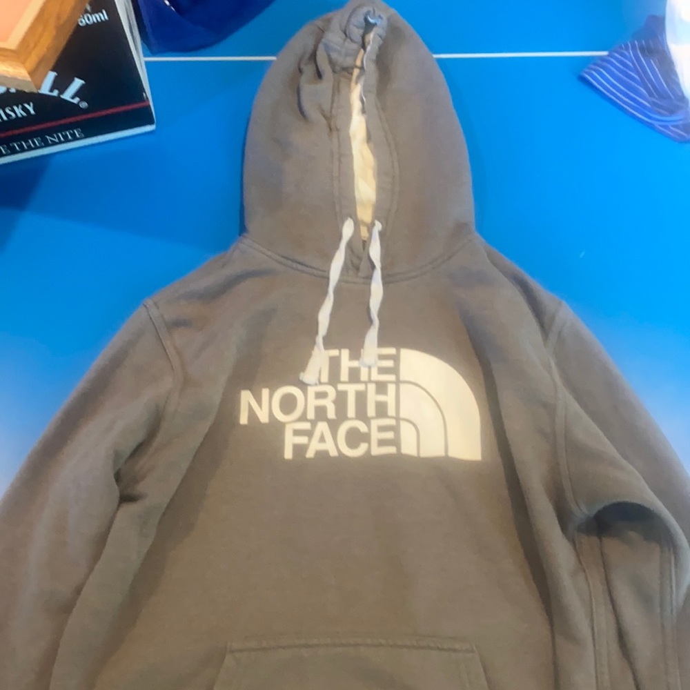Men’s Small North Face Hoodie